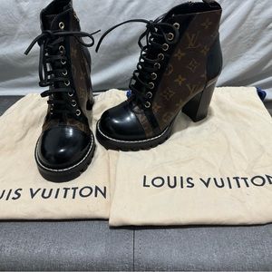 Louis Vuitton Star trail ankle boot